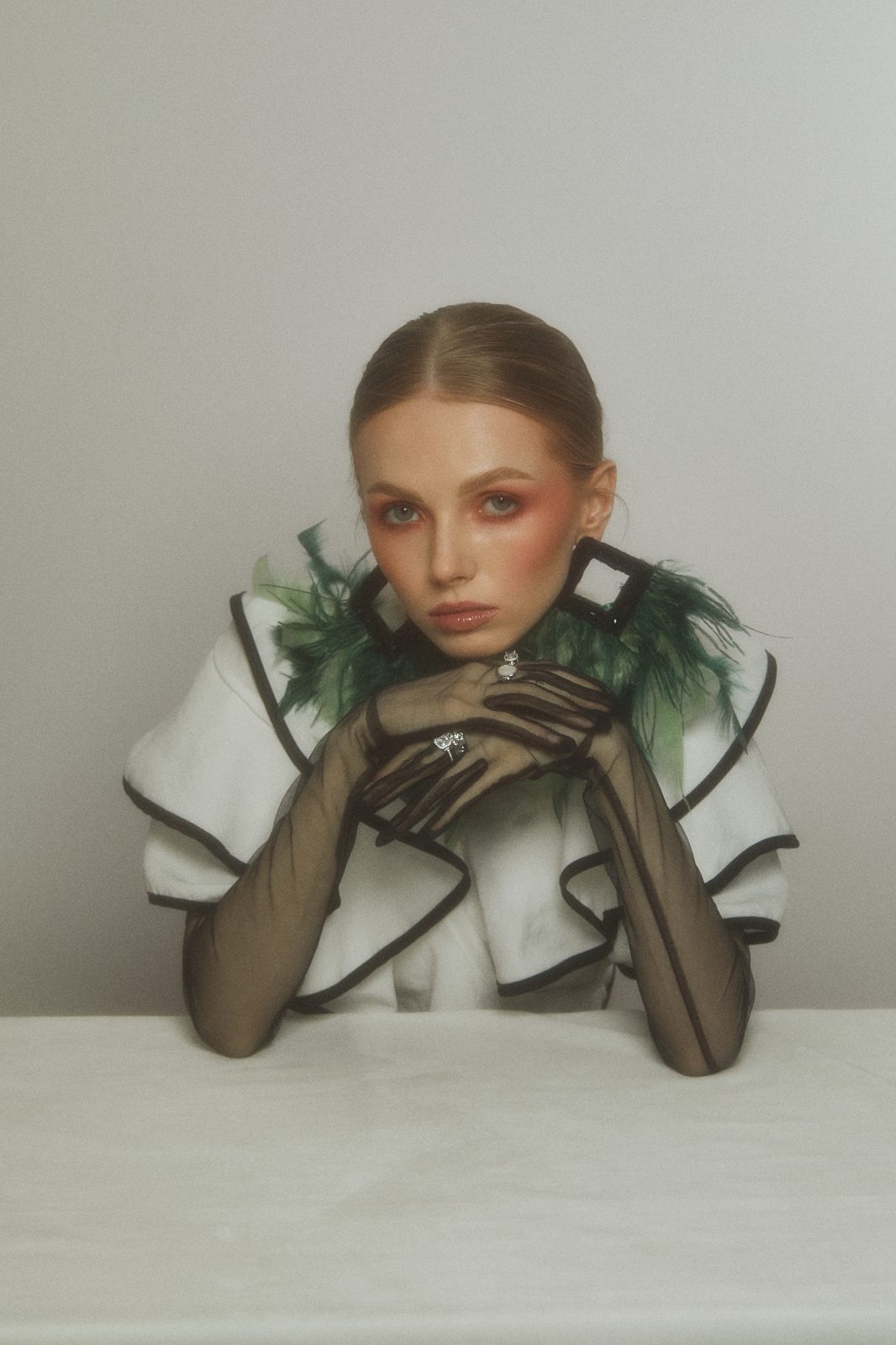 Fashion editorial – zielone pióra – Klaudia Czech